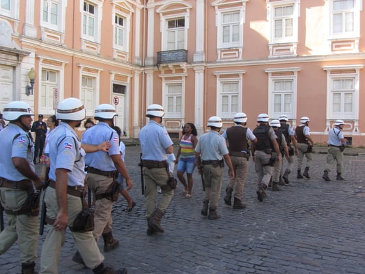 Ohne Polizei geht hier gar nichts. Selbst nach brasilianischem Verständnis gehört Salvador zu den gefährlichsten Städten des Landes.