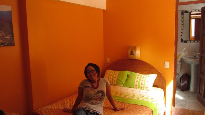 Nach zähen Verhandlungen war unser Hotelzimmer spottbillig. Die Preise muss man aber kennen.