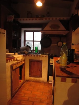 Die Küche im selbstgebauten Haus.