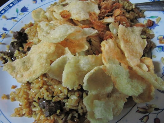 Nasi Goreng Kamping (mit Ziege) in dem berühmtesten Straßenrestaurant Jakartas.