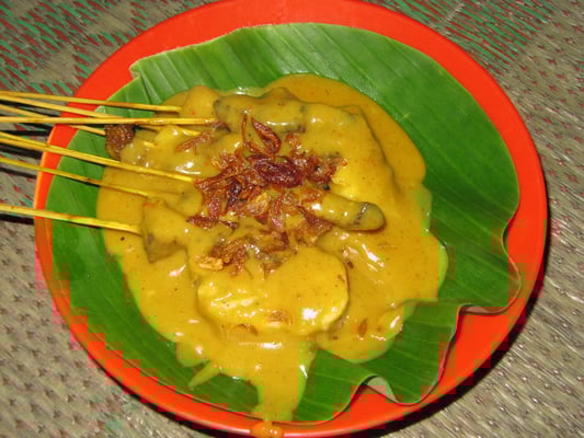 Sate mit Spezialsoße. Sehr selten!