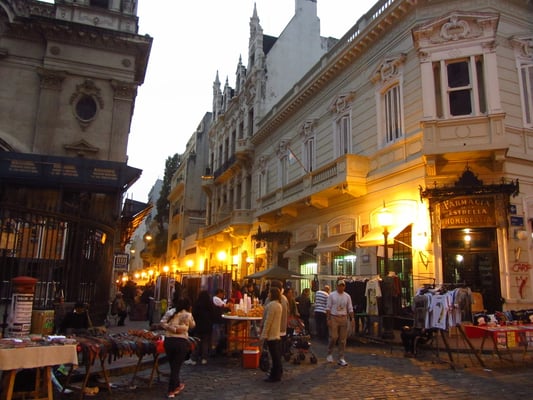 Flomarkt in San Telmo. Es gibt so viel, zu viel.