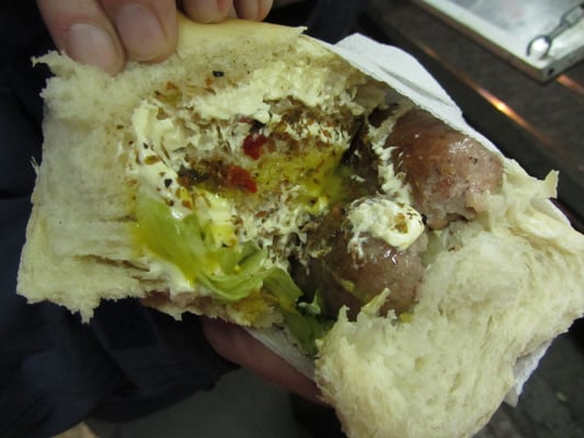 Das ist also ein Choripan, ein Brot mit Wurst, eine Lebenshaltung, eine Identität im Fastfoodkleid.