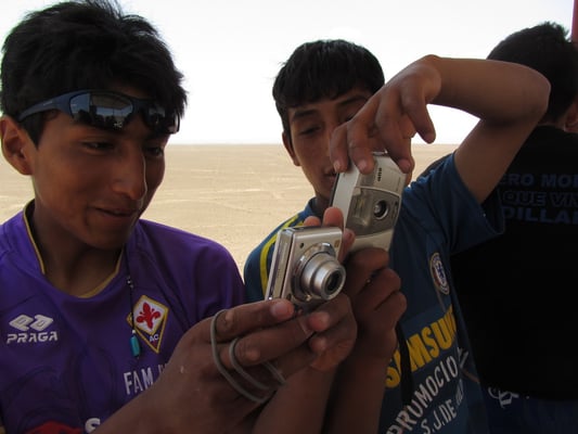 Viele peruanische Schulklassen besuchen die Linien.