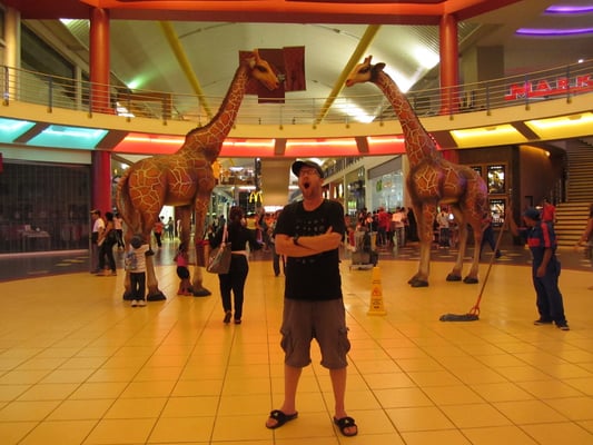 Müder Mall-Besucher. (Albrook Mall)