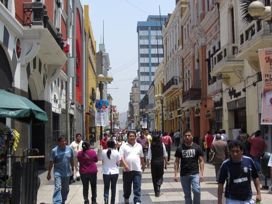 Die Fußgängerzone zwischen Plaza San Martin und Plaza de Armas.