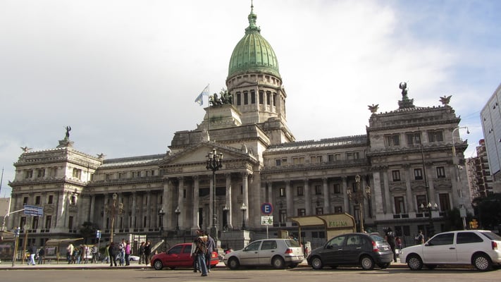 Im Palacio de Congreso,einem großen neoklassizistischen Palast, ist das Repräsentantenhaus untergebracht.