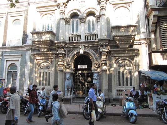 Der Parsi Tempel ist für nicht Parsis Tabu.