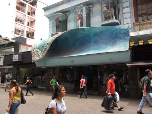 Costa Rica ist ein Land der Surfer und Surfshops.