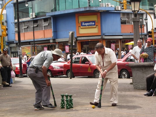 Traditionssport im Parque Central.