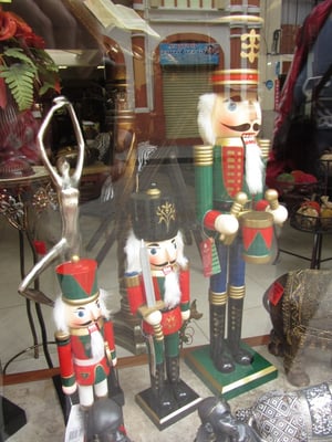 Selbst in Cuenca ist man vor deutschen Nußknackern nicht sicher.