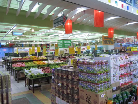 Im Supermarkt in Gadong.