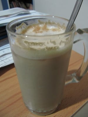 Cola mit gezucketer Kondensmilch.