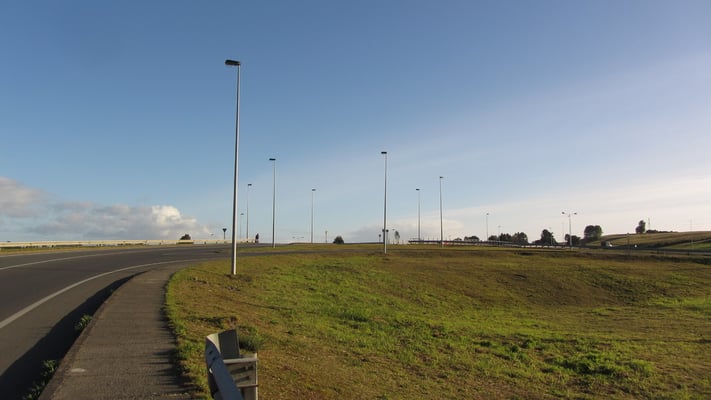 Unsere Nachbarschaft. Nichts als Wiesen und Straßen.