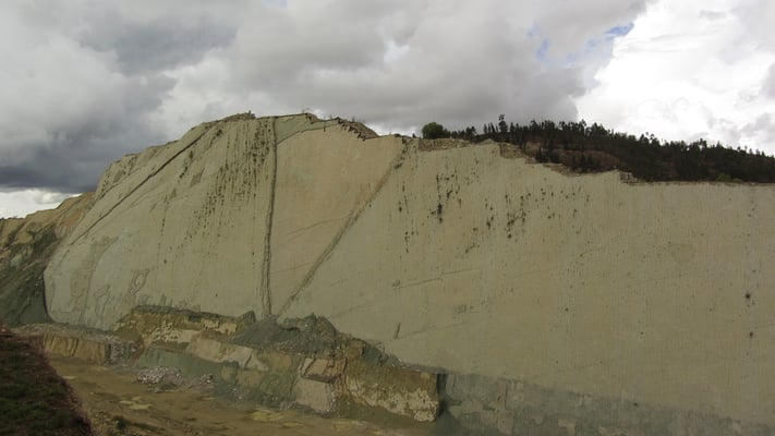 Seit 1998 wird die grösste  die Dinosaurierspurenfundstelle der Welt in Bolivien intensiv dokumentiert und wissenschaftlich ausgewertet.