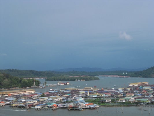 Blick auf Kampong Ayer.