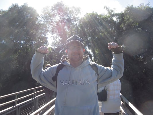 Die Sonne scheint und wir sind im argentinischen Nationalpark Iguazú.