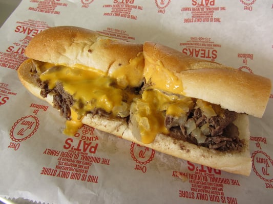 Das Original. Philly Cheesesteak  am Ort der Erfindung. Italienische Einwanderer erfunden diesen Fastfoodklassiker. Manno, war das üppig.