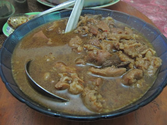 Kamping (Ziege). Schmeckt so stark wie Ziegen riechen.