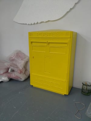 ficticio de Buzón seria de TV