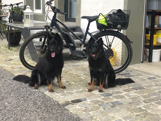 Gioia links mit ihrer Tochter Ayuma