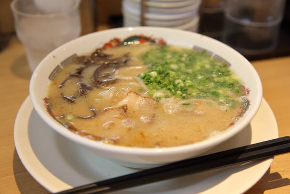 で、同じく天文館エリアのラーメン小金太さん。お昼に食べたけど大流行り。