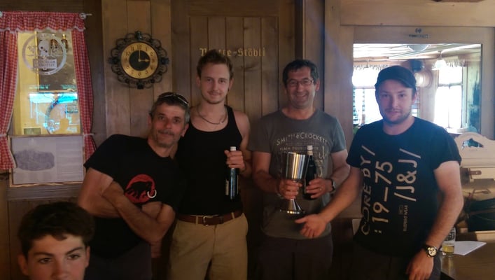 Ruedi, Silvan und Rolf mit Biene