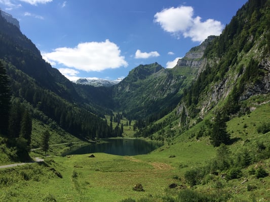 Der Kerenzerberg ist ein Hochplateau oberhalb des Walensees