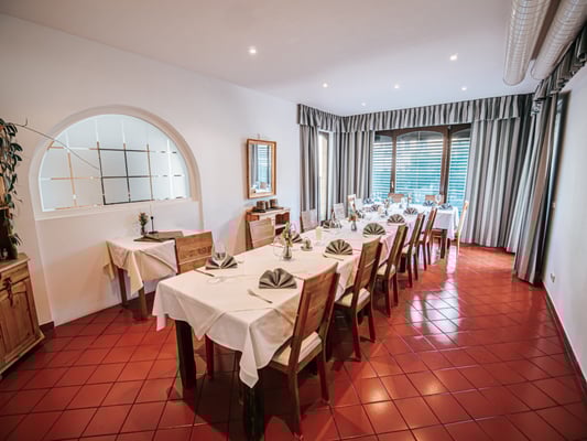 Rote Stube bis 16 Personen