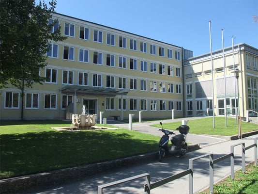 Landratsamt Landsberg am Lech - Sonnenschutz am Hauptgebäude