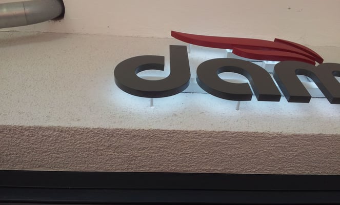 Beispiel - Rückleuchter (Vollacrylglas-LED-Buchstaben) - damfastore