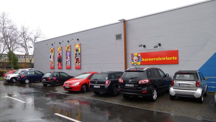 karnevalswierts, Frankfurt | Spannbanner und Alumiumschild, angestrahlt