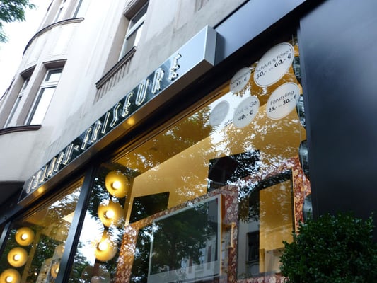 Champu, Düsseldorf | Leuchtkasten, dekupiert und mit farblosem Acrylglas durchgesteckt