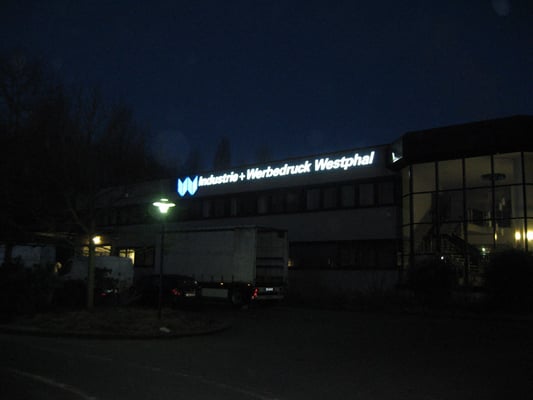 Westphal, Erkrath | Komplette Überholung der vorhandenen Leuchtschrift