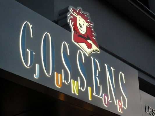 Gossens, Düsseldorf | Transparent dekupiert/durchgesteckt + Folienkaschierung frontseitig auf den durchgesteckten Buchstaben