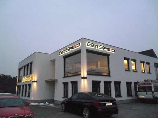 GetSpeed, Nürburgring | Lichtwerbeanlagen als Einzelbuchstabenschriftzug im Profil 3