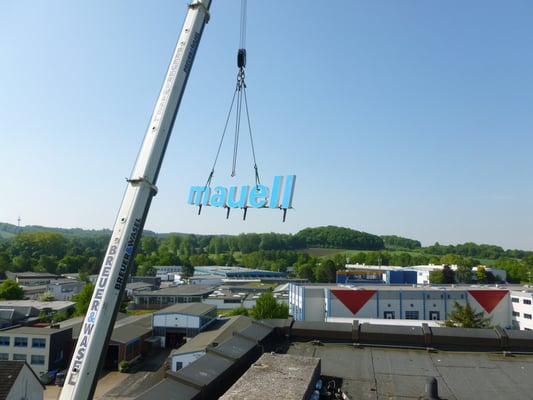 Bilfinger, Velbert | Demontage der alten "mauell" Werbeanlagen