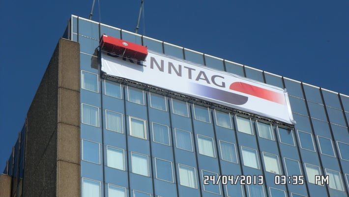 Brenntag AG, Mülheim | Einbau eines neuen PVC Backlit Spanntuchs und neuer LED-Ausleuchtung