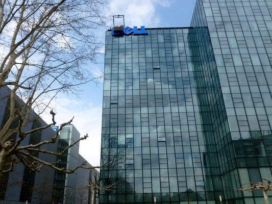 DELL, Frankfurt | Austausch der alten Neon-Ausleuchtung gegen moderne und umweltfreundliche LED-Ausleuchtung