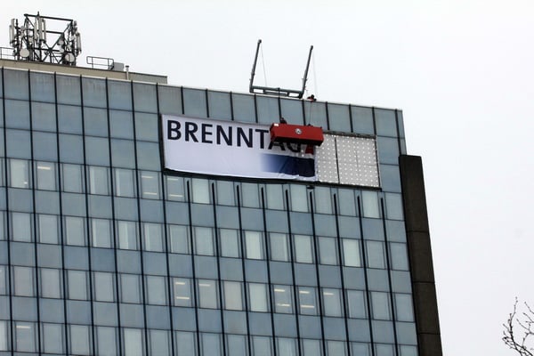 Brenntag AG, Mülheim | Einbau eines neuen PVC Backlit Spanntuchs und neuer LED-Ausleuchtung