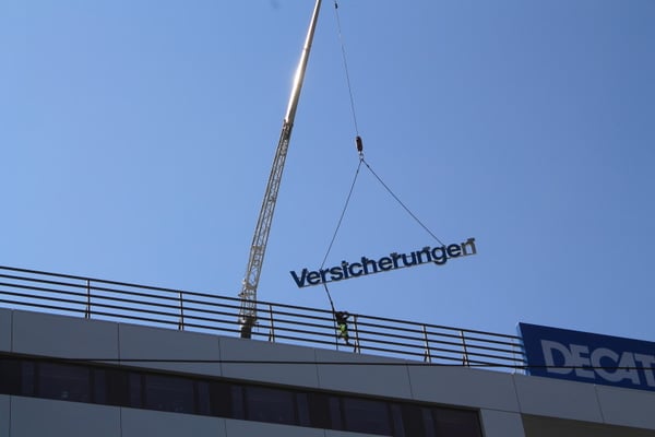 Barmenia Versicherungen, Chemnitz | Dachwerbeanlage im Profil 5 als Einzelbuchstaben