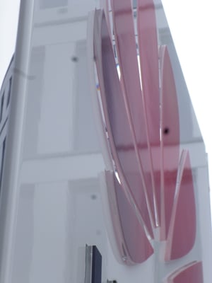 HUAWEI Deutschland, Düsseldorf | Pylon mit durgestecktem Logo