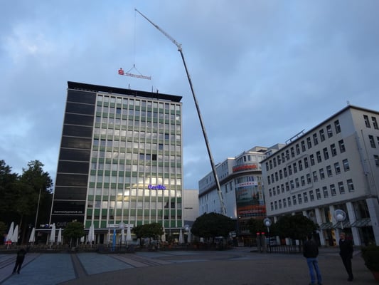 Sparkasse International, Essen | Leuchtschrift im Profil 4, ausgeleuchtet mittels Hochleistungs-LED-Technik