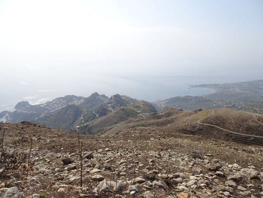 Panoramablick auf die Ostküste von Sizilien