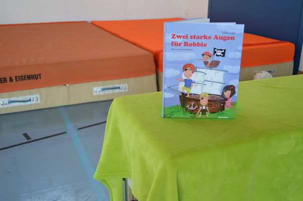 "Zwei Starke Augen Für Robbie" wartet auf die Kinder