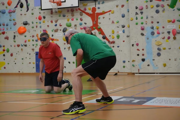 Die Herren der Männerriege Bülach probieren aus!