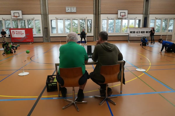 Funktionäre Tom und Martää