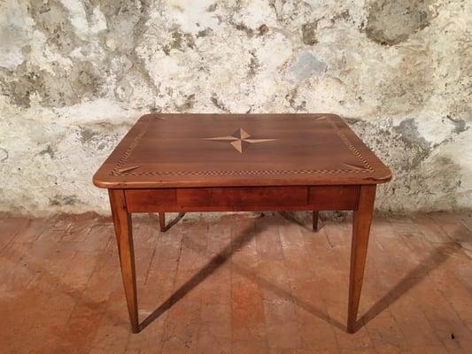 Kirschbaumtisch mit Intarisen und Schublade, 113 x 99cm H: 77.5cm