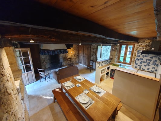 pièce à vivre hebergement lot nuit gite Lot Quercy Occitanie 