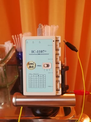 Neuro negative polarity needling 